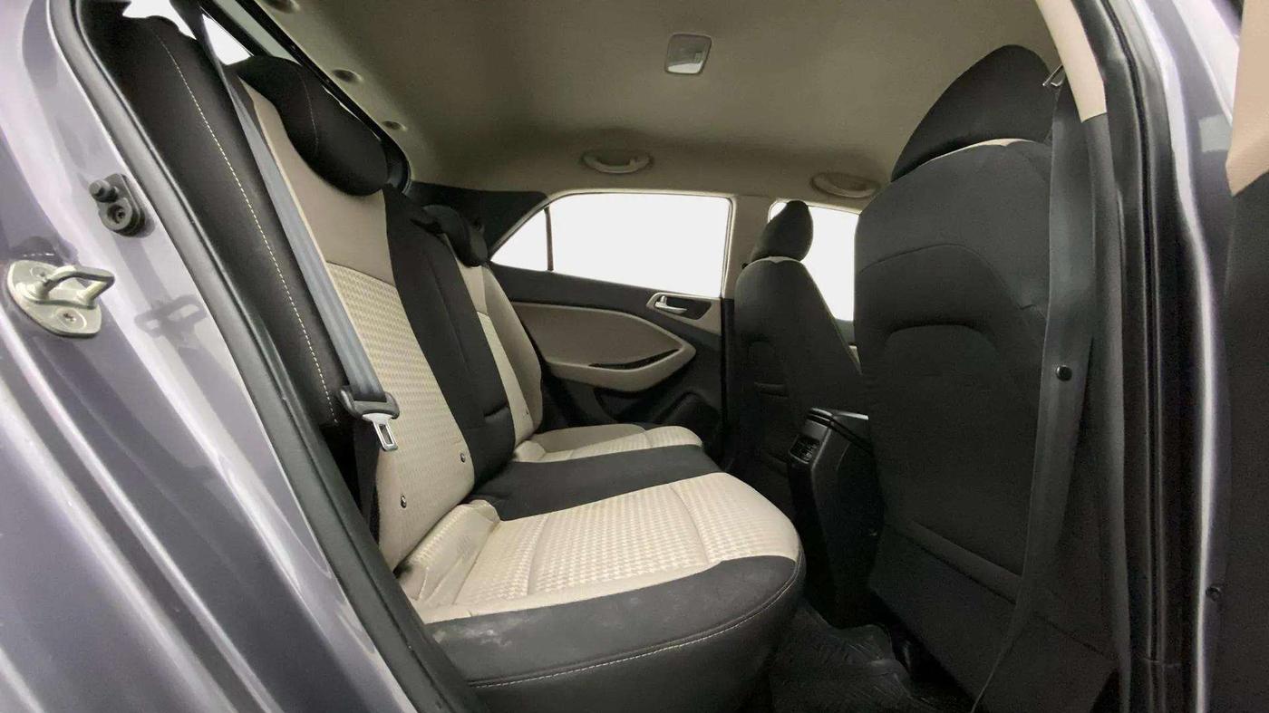 2019 Hyundai Elite i20 ASTA 1.4 CRDI (O), Diesel, Manual, 67,031 km, Right Side Rear Door Cabin