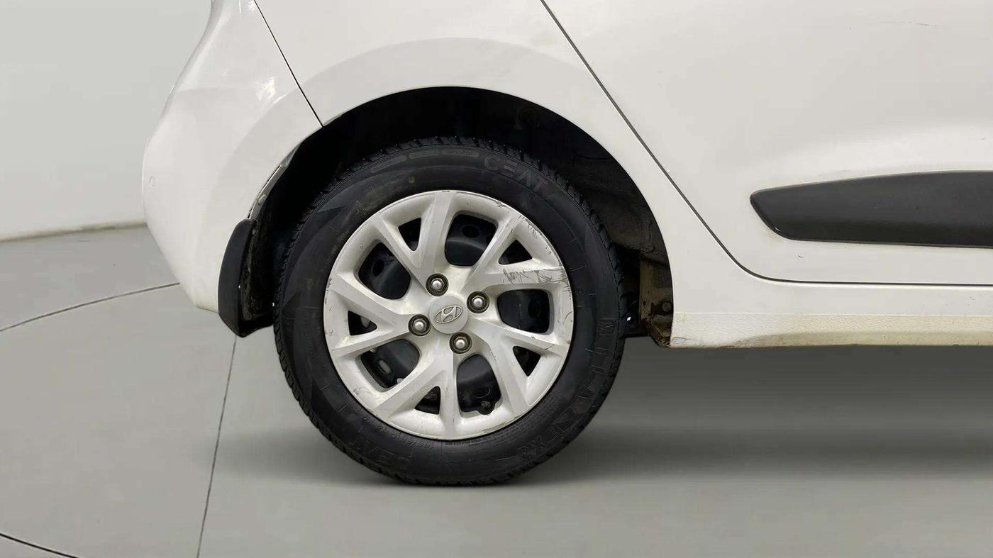 2019 Hyundai Grand i10 SPORTZ 1.2 KAPPA VTVT, Petrol, Manual, 71,900 km, Right Rear Wheel
