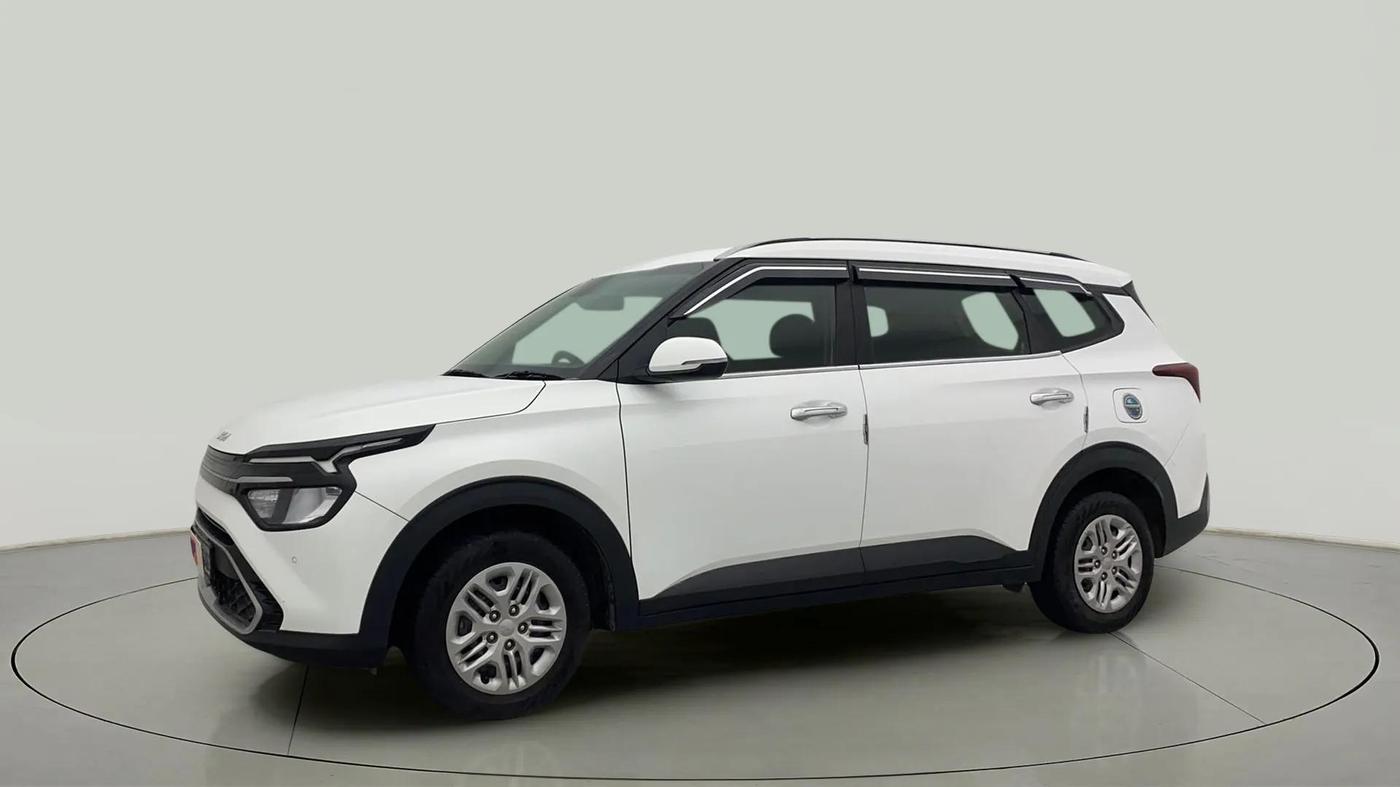 2023 KIA CARENS PRESTIGE 1.5 PETROL 7 STR, Petrol, Manual, 6,131 km, Left Front Diagonal