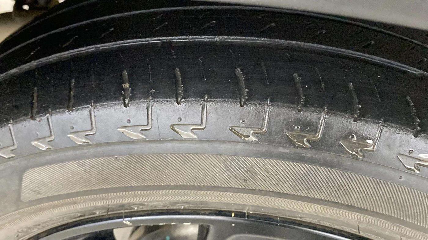 2019 Maruti IGNIS ZETA 1.2 AMT, Petrol, Automatic, 45,061 km, Left Front Tyre Tread