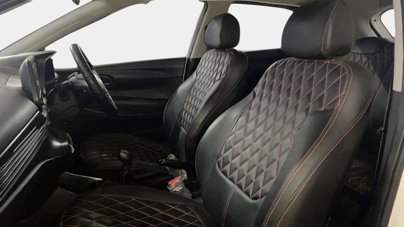 2023 Hyundai NEW I20 MAGNA 1.2 MT, Petrol, Manual, 17,358 km, Right Side Front Door Cabin