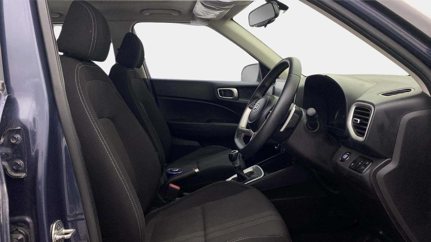 2021 Hyundai VENUE SX PLUS 1.0 TURBO DCT, Petrol, Automatic, 28,660 km, Right Side Front Door Cabin