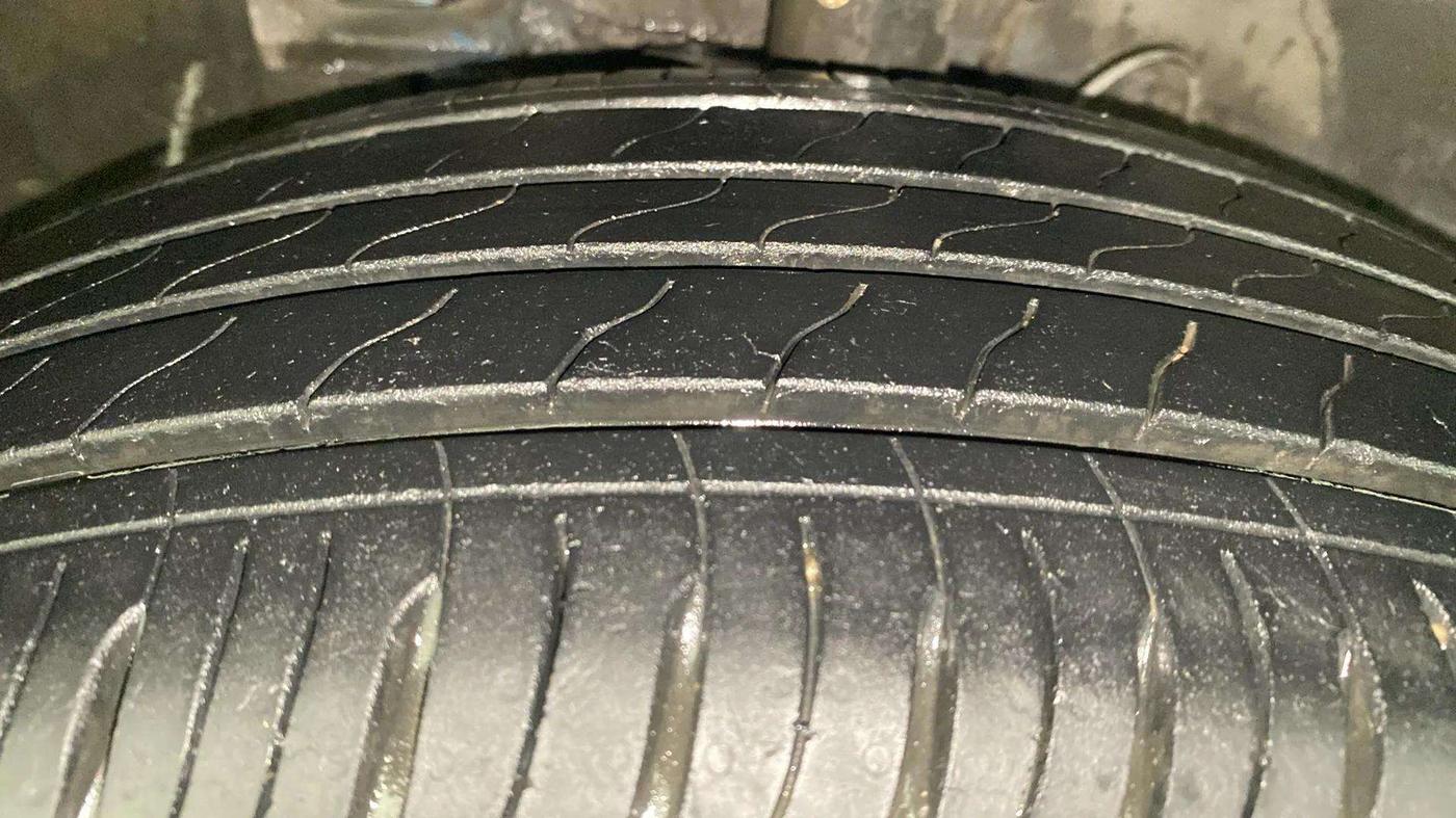 2021 Hyundai VENUE SX PLUS 1.0 TURBO DCT, Petrol, Automatic, 28,660 km, Left Front Tyre Tread