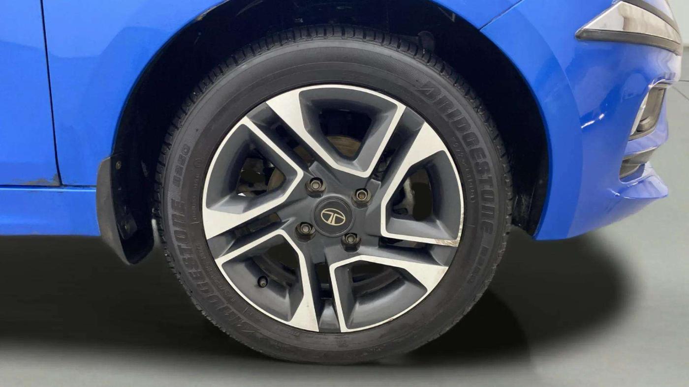 2020 Tata Tiago XZA PLUS PETROL, Petrol, Automatic, 18,571 km, Right Front Wheel