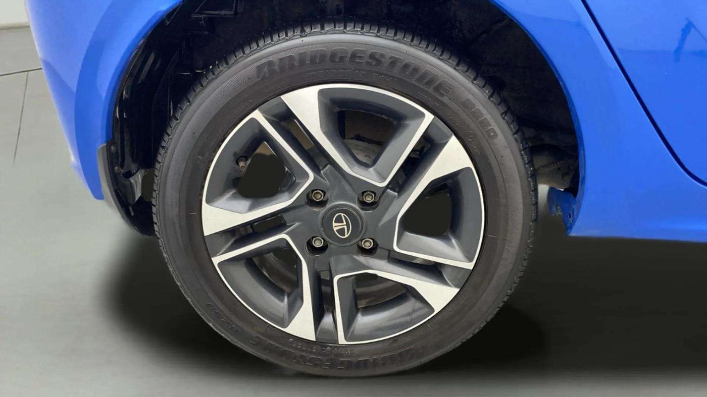 2020 Tata Tiago XZA PLUS PETROL, Petrol, Automatic, 18,571 km, Right Rear Wheel