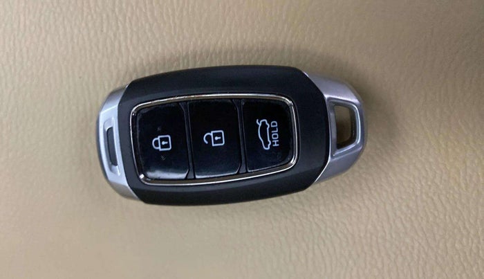 2019 Hyundai Verna 1.6 VTVT SX, Petrol, Manual, 27,276 km, Key Close Up