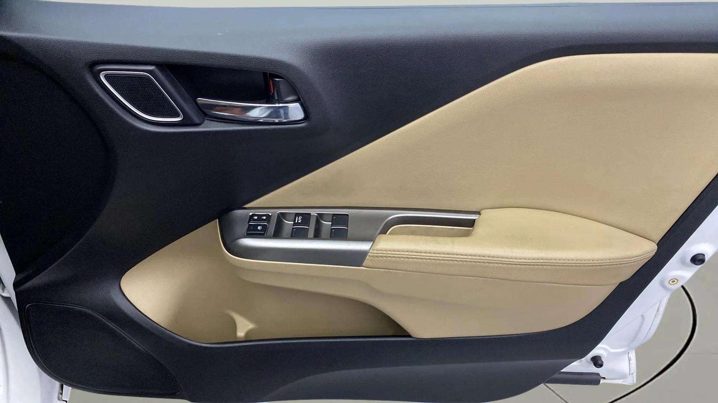 2019 Honda City 1.5L I-VTEC ZX CVT, Petrol, Automatic, 38,158 km, Driver Side Door Panels Control