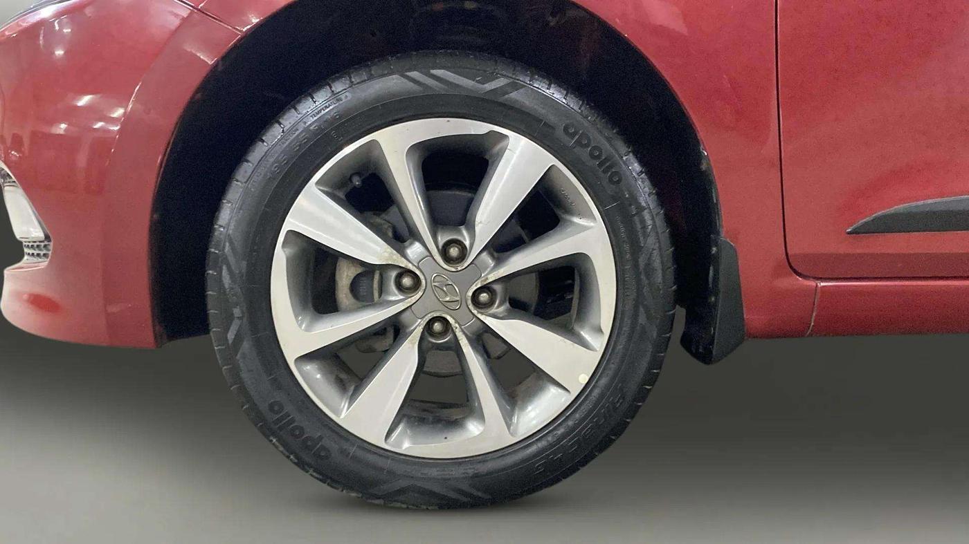 2015 Hyundai Elite i20 ASTA 1.2, Petrol, Manual, 17,815 km, Left Front Wheel