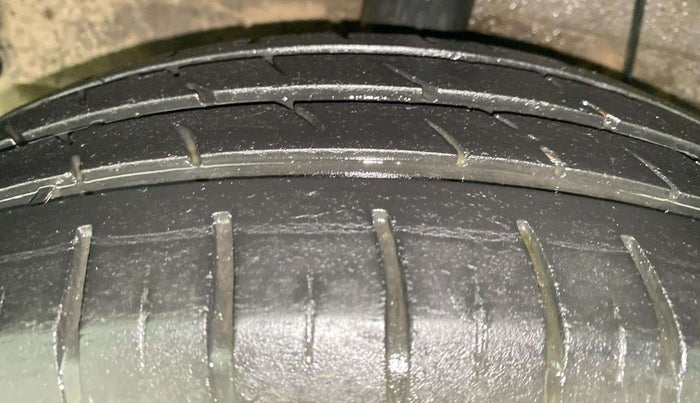 2021 Hyundai AURA S 1.2, Petrol, Manual, 35,711 km, Right Rear Tyre Tread