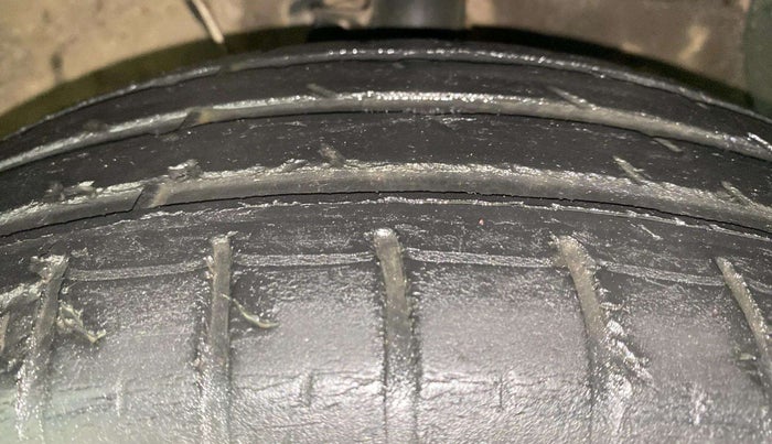 2021 Hyundai AURA S 1.2, Petrol, Manual, 35,711 km, Right Front Tyre Tread