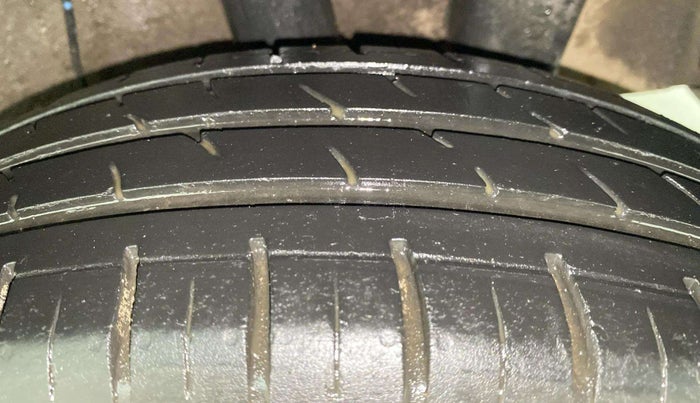 2021 Hyundai AURA S 1.2, Petrol, Manual, 35,711 km, Left Rear Tyre Tread