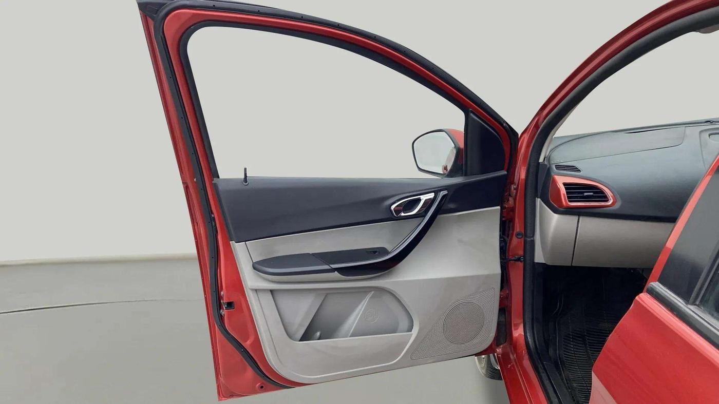 2019 Tata Tiago XZA PLUS PETROL, Petrol, Automatic, 23,996 km, LHS Front Door