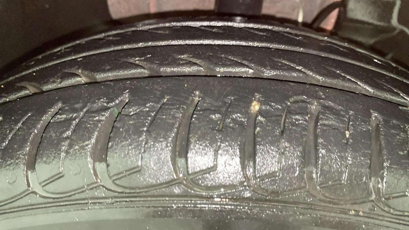 2019 Tata Tiago XZA PLUS PETROL, Petrol, Automatic, 23,996 km, Right Front Tyre Tread