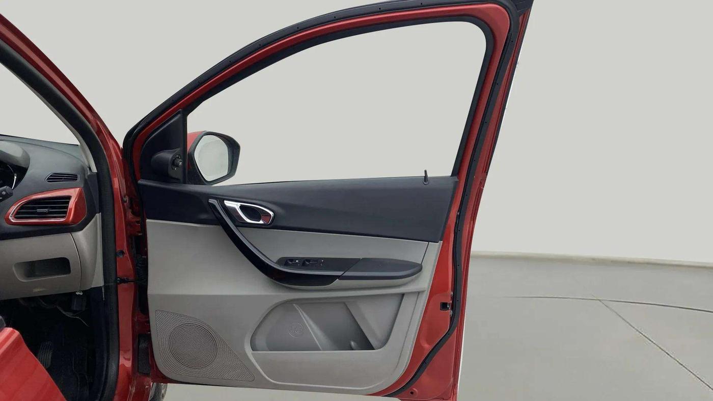 2019 Tata Tiago XZA PLUS PETROL, Petrol, Automatic, 23,996 km, RHS Front Door