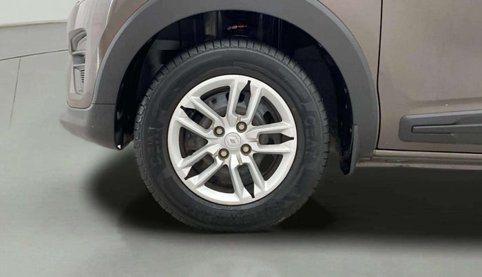 2023 Renault TRIBER RXT, Petrol, Manual, 15,050 km, Left Front Wheel