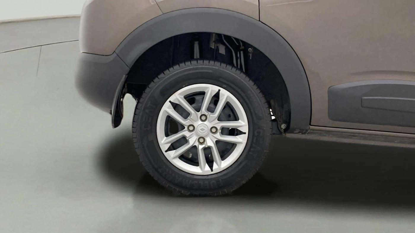 2023 Renault TRIBER RXT, Petrol, Manual, 15,118 km, Right Rear Wheel