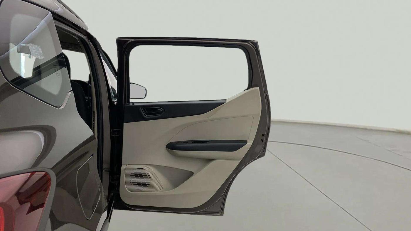 2023 Renault TRIBER RXT, Petrol, Manual, 15,118 km, RHS Rear Door