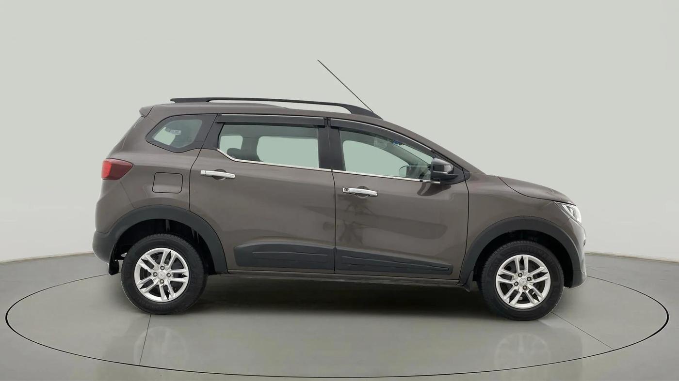 2023 Renault TRIBER RXT, Petrol, Manual, 15,118 km, Right Side View