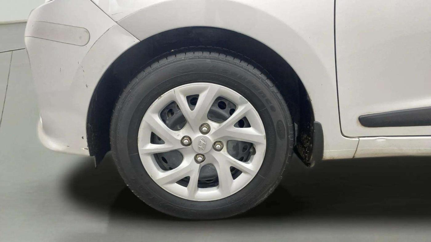 2017 Hyundai Grand i10 SPORTZ 1.2 KAPPA VTVT, Petrol, Manual, 49,186 km, Left Front Wheel