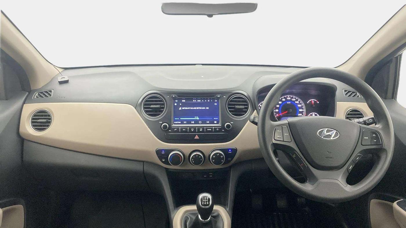 2017 Hyundai Grand i10 SPORTZ 1.2 KAPPA VTVT, Petrol, Manual, 49,186 km, Dashboard