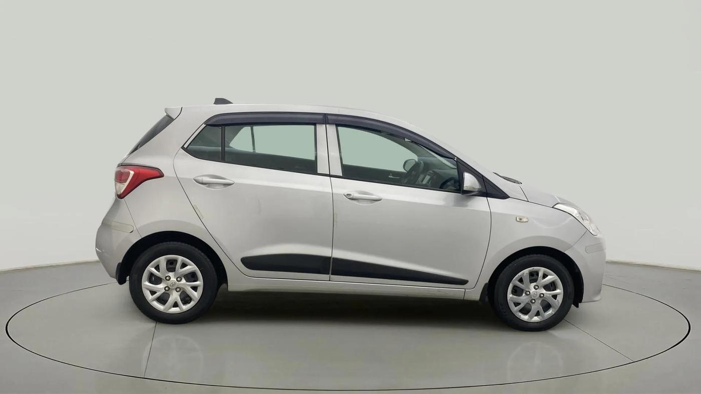 2017 Hyundai Grand i10 SPORTZ 1.2 KAPPA VTVT, Petrol, Manual, 49,186 km, Right Side View