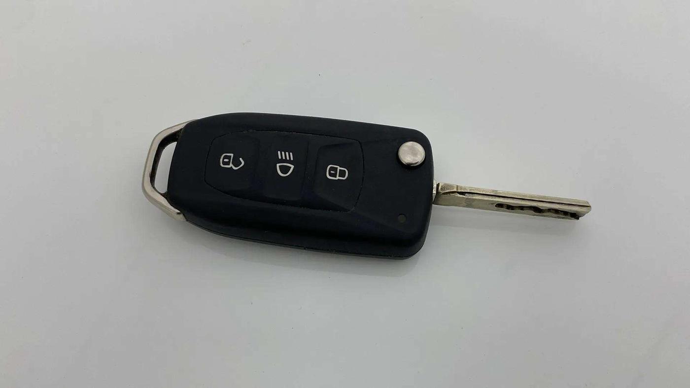 2023 Tata ALTROZ XM PLUS CNG, CNG, Manual, 35,216 km, Key Close Up