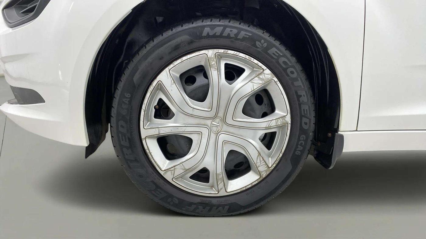 2023 Tata ALTROZ XM PLUS CNG, CNG, Manual, 35,216 km, Left Front Wheel
