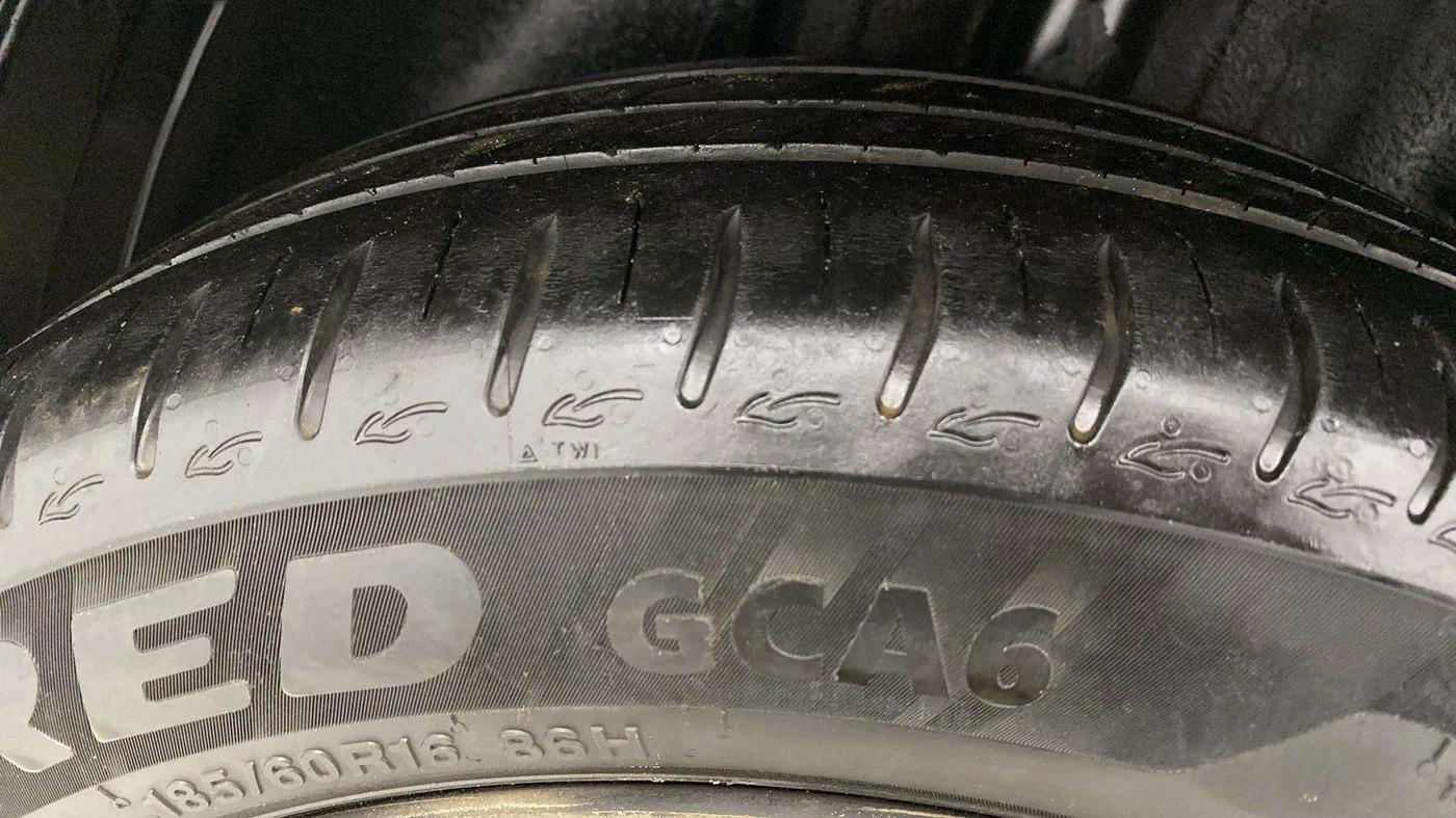 2023 Tata ALTROZ XM PLUS CNG, CNG, Manual, 35,216 km, Right Rear Tyre Tread