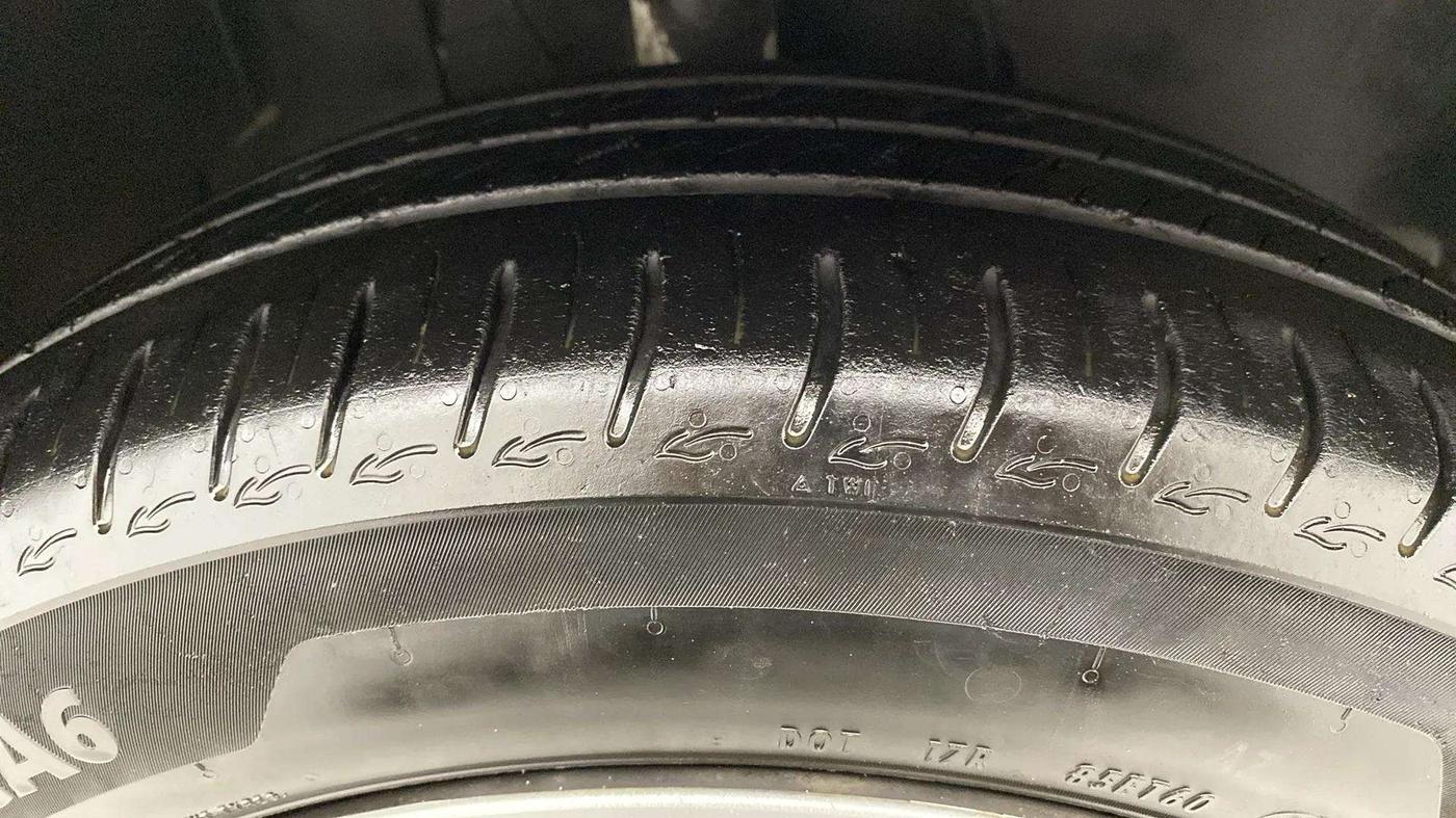 2023 Tata ALTROZ XM PLUS CNG, CNG, Manual, 35,216 km, Right Front Tyre Tread