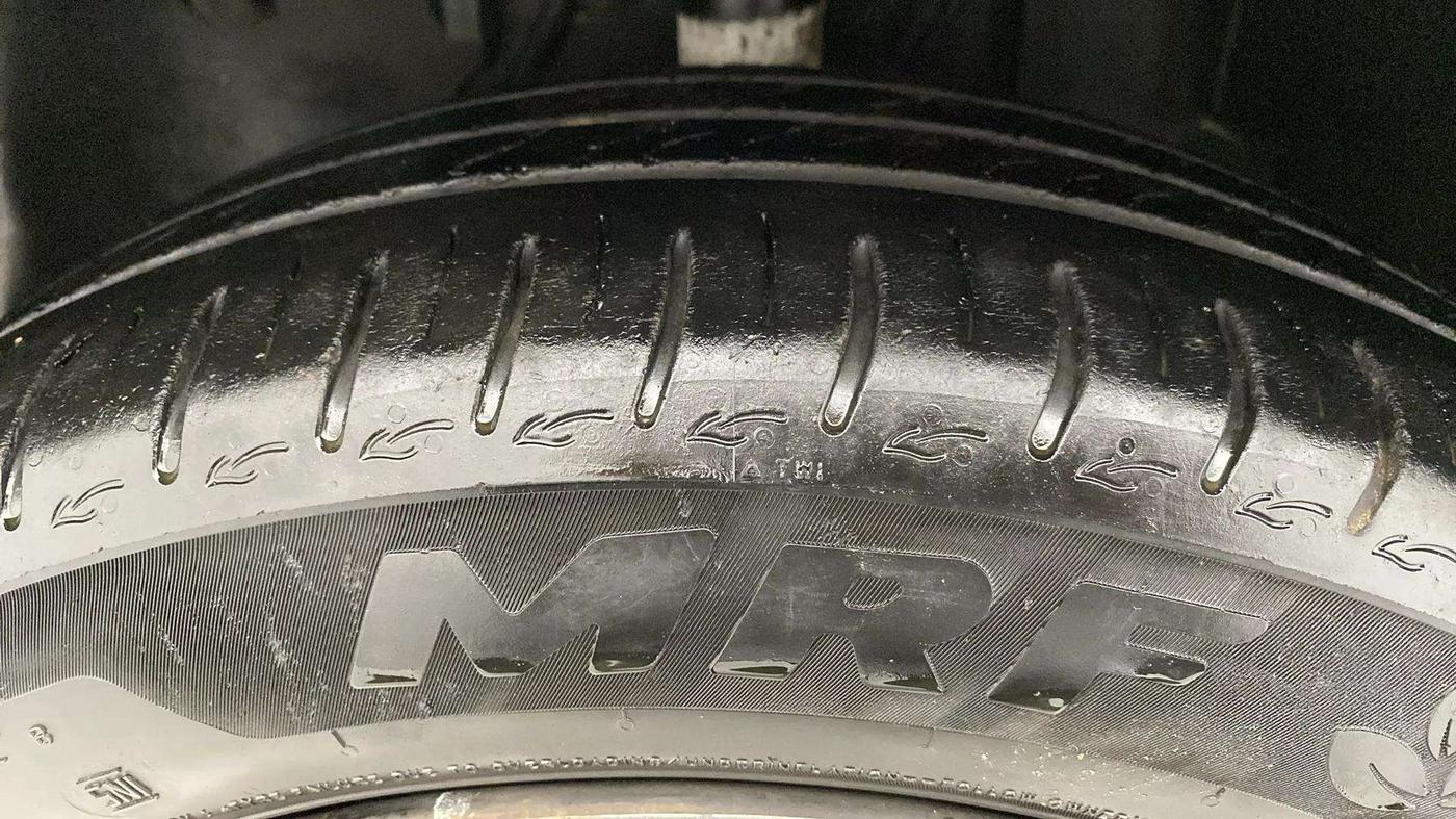 2023 Tata ALTROZ XM PLUS CNG, CNG, Manual, 35,216 km, Left Front Tyre Tread