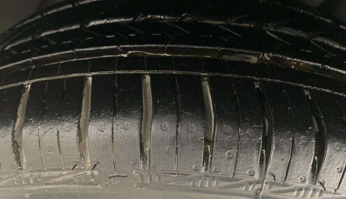 2016 Tata Tiago XT PETROL, Petrol, Manual, 38,554 km, Right Front Tyre Tread