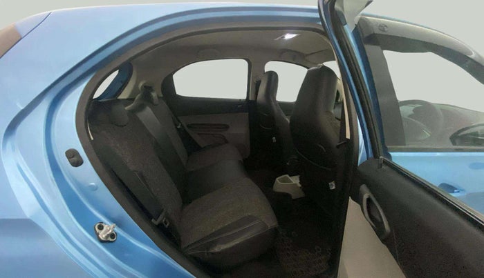 2016 Tata Tiago XT PETROL, Petrol, Manual, 38,554 km, Right Side Rear Door Cabin