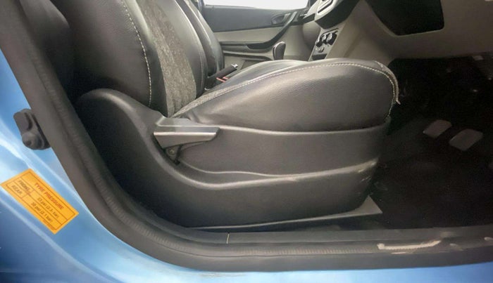 2016 Tata Tiago XT PETROL, Petrol, Manual, 38,554 km, Driver Side Adjustment Panel