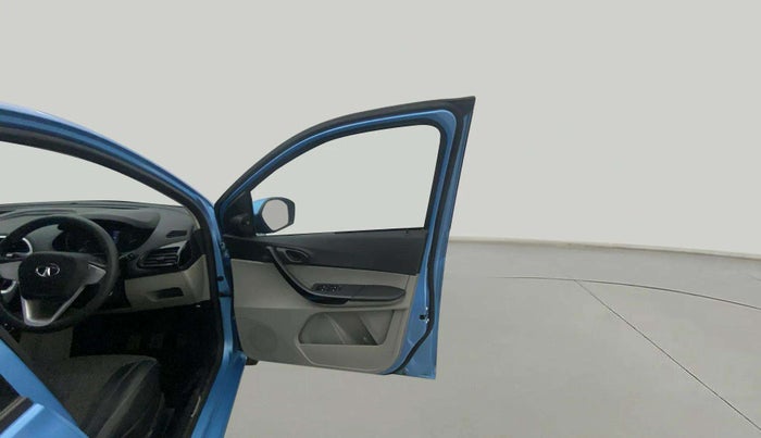 2016 Tata Tiago XT PETROL, Petrol, Manual, 38,554 km, RHS Front Door