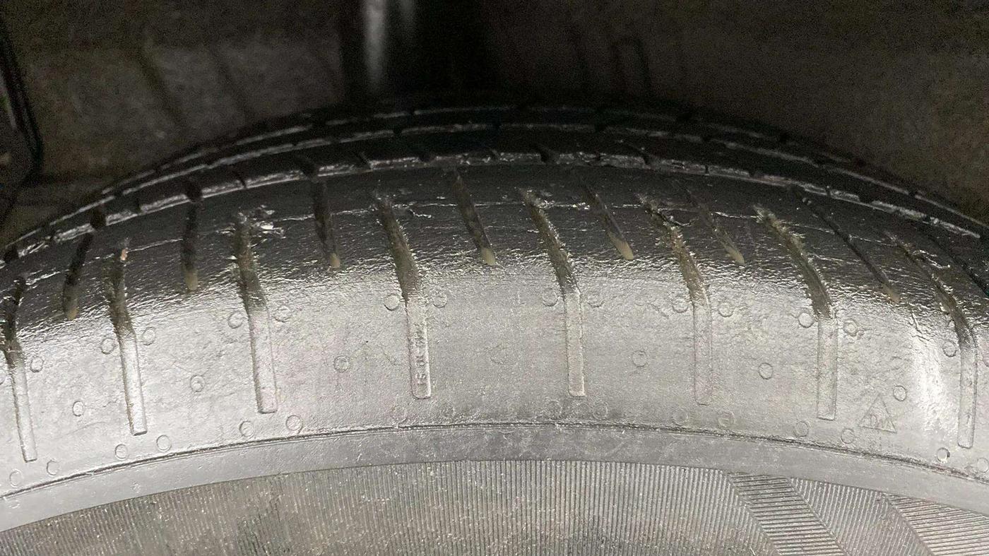 2021 KIA SONET HTX 1.0 IMT, Petrol, Manual, 60,297 km, Right Rear Tyre Tread