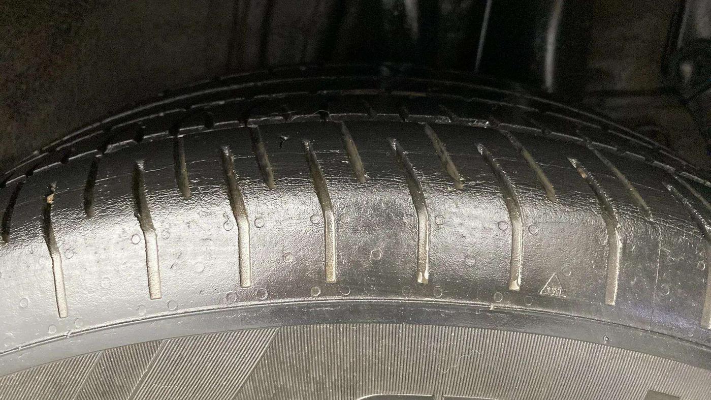 2021 KIA SONET HTX 1.0 IMT, Petrol, Manual, 60,297 km, Left Rear Tyre Tread