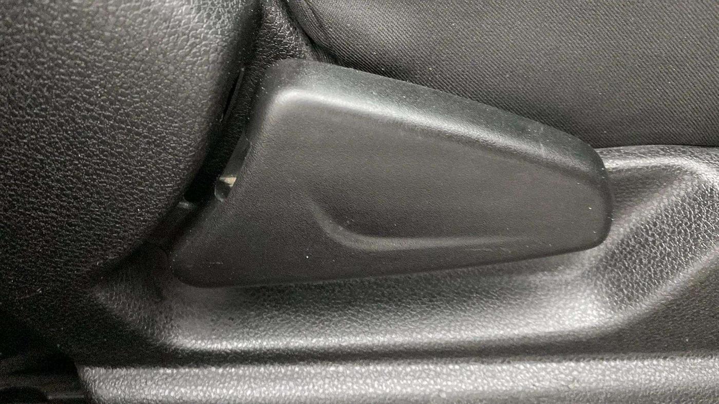 2021 Renault Kwid RXT 1.0 (O), Petrol, Manual, 15,627 km, Driver Side Adjustment Panel