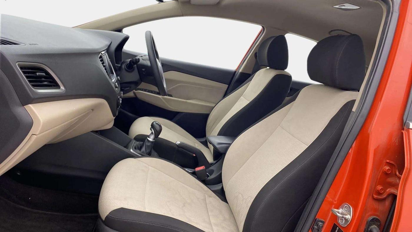 2018 Hyundai Verna 1.6 VTVT SX, Petrol, Manual, 41,497 km, Right Side Front Door Cabin