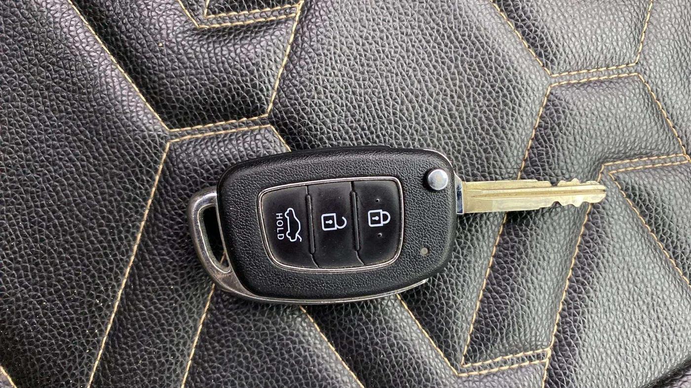 2019 Hyundai Xcent SX 1.2, Petrol, Manual, 29,092 km, Key Close Up