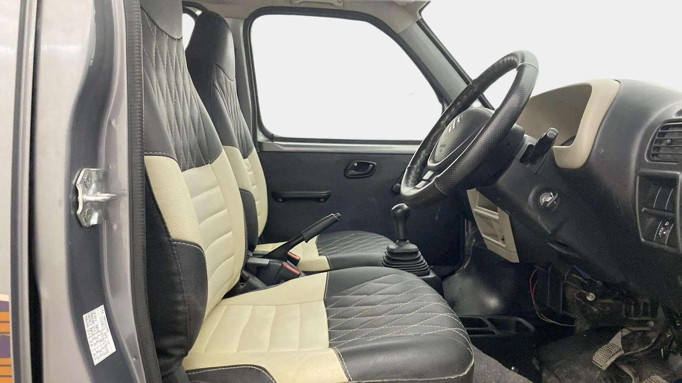 2020 Maruti Eeco 7 STR, Petrol, Manual, 33,361 km, Right Side Front Door Cabin