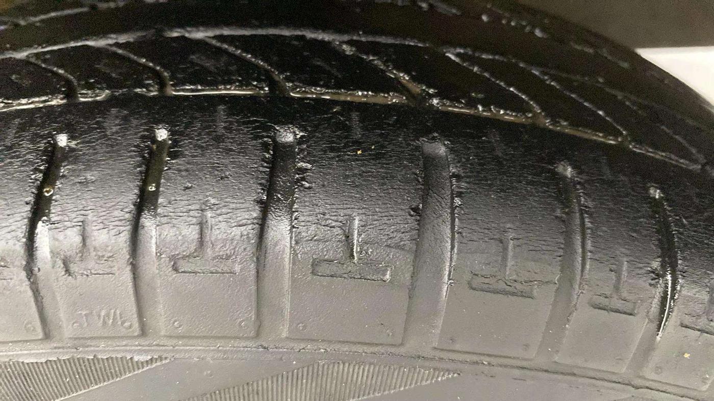 2020 Maruti Eeco 7 STR, Petrol, Manual, 33,361 km, Left Rear Tyre Tread