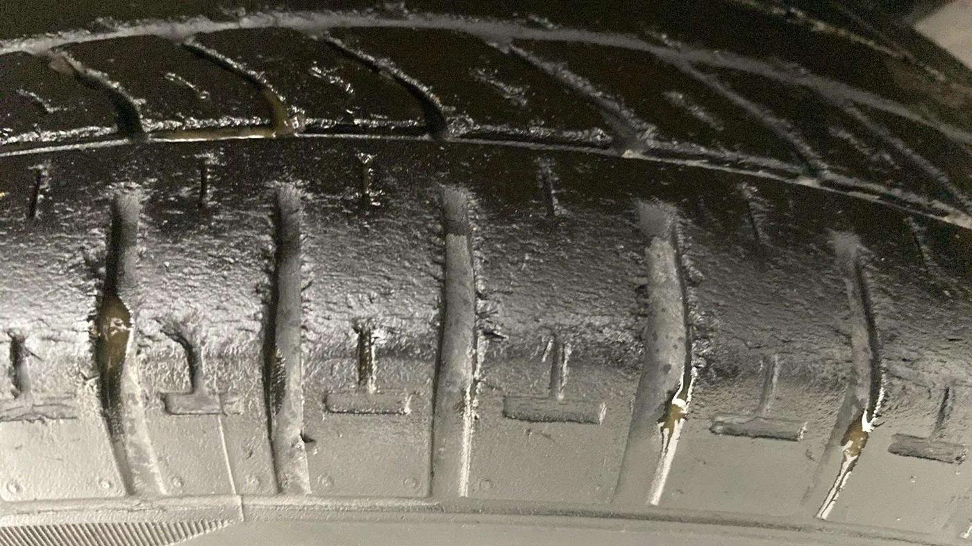 2020 Maruti Eeco 7 STR, Petrol, Manual, 33,361 km, Right Front Tyre Tread