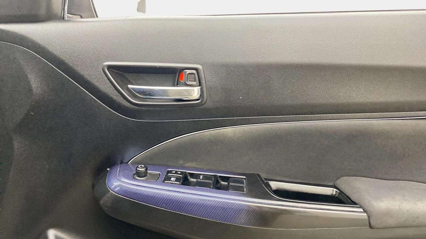 2019 Maruti Swift VXI AMT, Petrol, Automatic, 78,173 km, Driver Side Door Panels Control