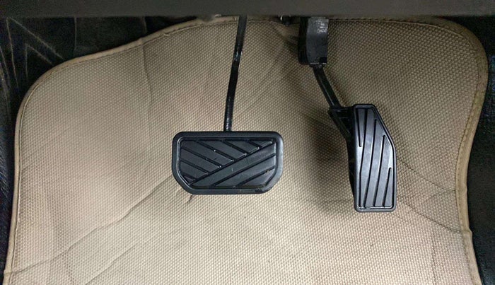2019 Maruti Swift VXI AMT, Petrol, Automatic, 78,173 km, Pedals