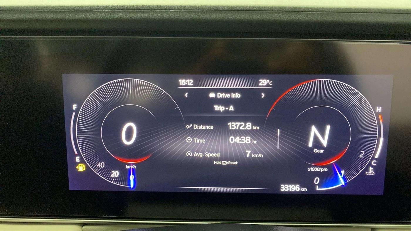 2022 Mahindra XUV700 AX 5 P MT 5 STR, Petrol, Manual, 33,399 km, Odometer Image