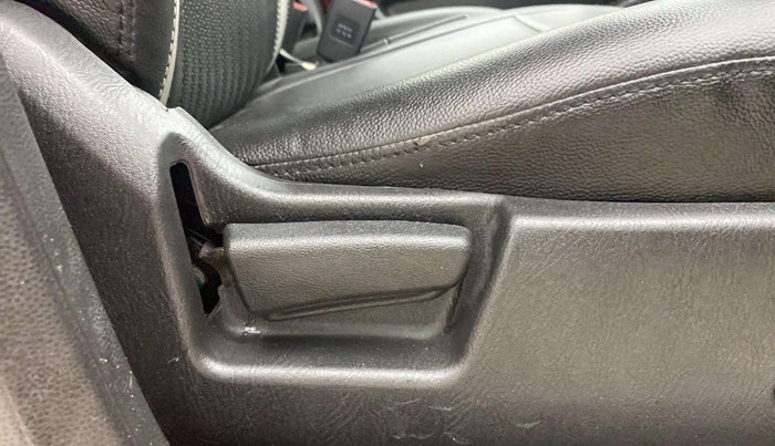 2021 Maruti Alto LXI, Petrol, Manual, 69,732 km, Driver Side Adjustment Panel