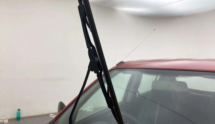 2021 Maruti Alto LXI, Petrol, Manual, 69,732 km, Front windshield - Minor spot on windshield