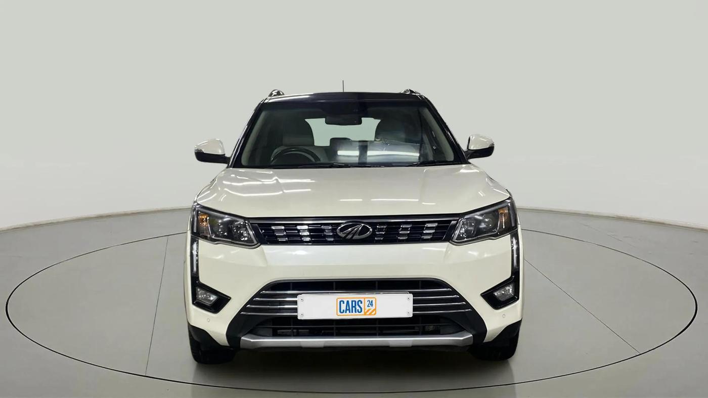 2021 Mahindra XUV300 W8 (O) 1.5 DIESEL AMT DUAL TONE, Diesel, Automatic, 72,352 km, Front