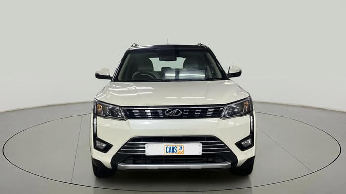 2021 Mahindra XUV300 W8 (O) 1.5 DIESEL AMT DUAL TONE, Diesel, Automatic, 72,352 km, Front