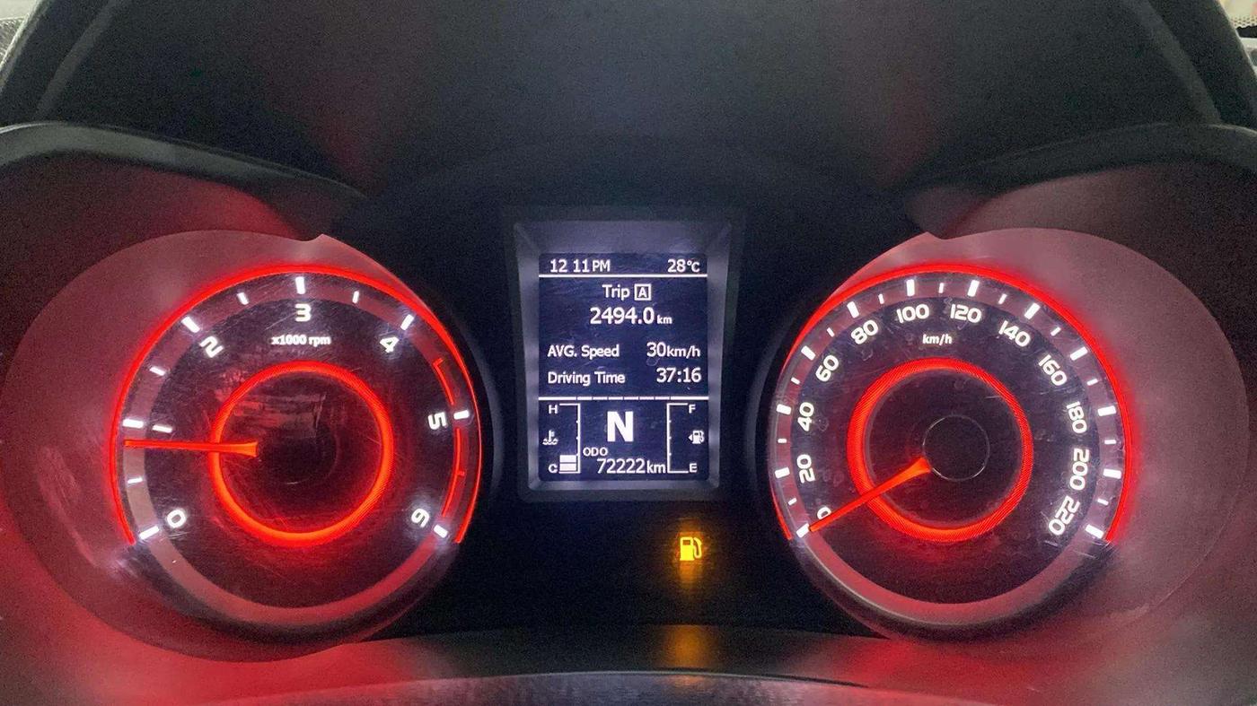 2021 Mahindra XUV300 W8 (O) 1.5 DIESEL AMT DUAL TONE, Diesel, Automatic, 72,352 km, Odometer Image